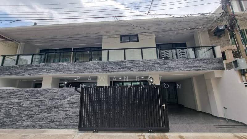 undefined, Bangkok, Khong Tan, Khlong Toei, Bangkok, 6 Bedrooms, 365 sqm, Townhouse For Rent, by Pawanrat Panchawanon, 500630918 - DDproperty.com
