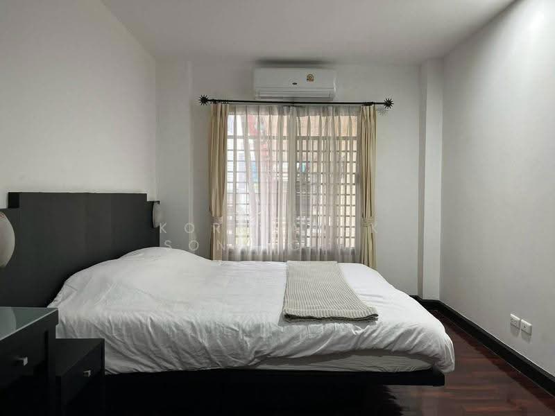 Charktip Court, Bangkok, 62 Soi Sukhumvit 51, Khlongtoei Nua, Watthana, Bangkok, 2 Bedrooms, 120 sqm, Apartment For Rent, by Kornkanok Sonvichai, 500631095 - DDproperty.com
