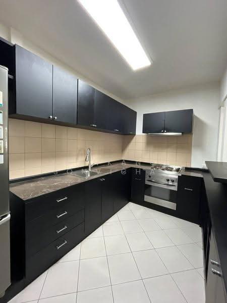 Charktip Court, Bangkok, 62 Soi Sukhumvit 51, Khlongtoei Nua, Watthana, Bangkok, 2 Bedrooms, 120 sqm, Apartment For Rent, by Kornkanok Sonvichai, 500631095 - DDproperty.com