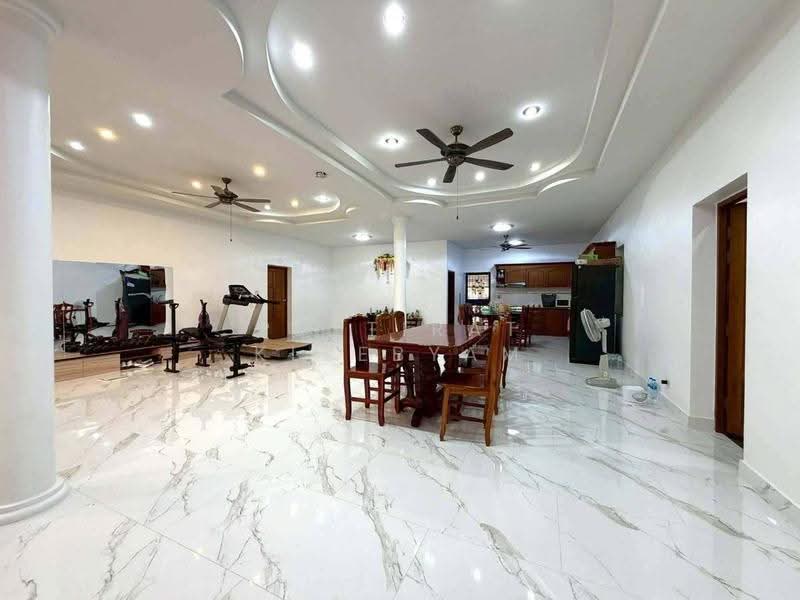 undefined, Chon Buri (Pattaya), Huai Yai, Bang Lamung (Pattaya), Chon Buri (Pattaya), 4 Bedrooms, 210 sqm, Villa For Sale, by Puttirat Kleebyam, 500631111 - DDproperty.com