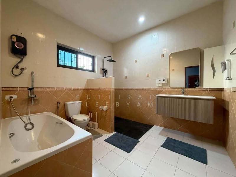 undefined, Chon Buri (Pattaya), Huai Yai, Bang Lamung (Pattaya), Chon Buri (Pattaya), 4 Bedrooms, 210 sqm, Villa For Sale, by Puttirat Kleebyam, 500631111 - DDproperty.com