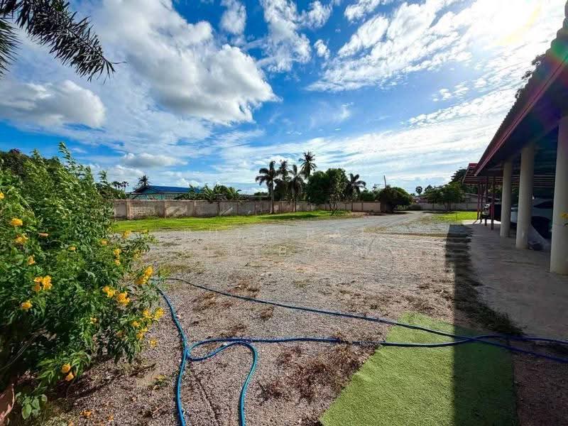 undefined, Chon Buri (Pattaya), Huai Yai, Bang Lamung (Pattaya), Chon Buri (Pattaya), 4 Bedrooms, 210 sqm, Villa For Sale, by Puttirat Kleebyam, 500631111 - DDproperty.com