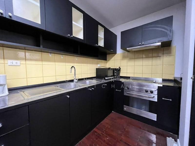 Charktip Court, Bangkok, 62 Soi Sukhumvit 51, Khlongtoei Nua, Watthana, Bangkok, 3 Bedrooms, 200 sqm, Apartment For Rent, by Kornkanok Sonvichai, 500631113 - DDproperty.com