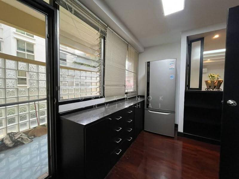Charktip Court, Bangkok, 62 Soi Sukhumvit 51, Khlongtoei Nua, Watthana, Bangkok, 3 Bedrooms, 200 sqm, Apartment For Rent, by Kornkanok Sonvichai, 500631113 - DDproperty.com