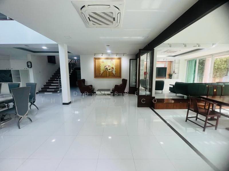 บ้านเดี่ยว 2 ชั้น ซอยลาดพร้าว41 แยก14 บ้านพร้อมสระว่ายน้ำ รหัส : H8315, กรุงเทพ, ลาดพร้าว, กรุงเทพ, 980 ตร.ม., บ้านเดี่ยว ขาย, โดย DD Asset (Thailand) Co.,Ltd, 500631126 - DDproperty.com