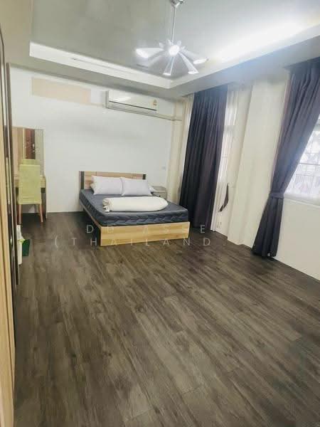 บ้านเดี่ยว 2 ชั้น ซอยลาดพร้าว41 แยก14 บ้านพร้อมสระว่ายน้ำ รหัส : H8315, Bangkok, Lat Phrao, Bangkok, 4 Bedrooms, 980 sqm, Single Detached House For Sale, by DD Asset (Thailand) Co.,Ltd, 500631126 - DDproperty.com