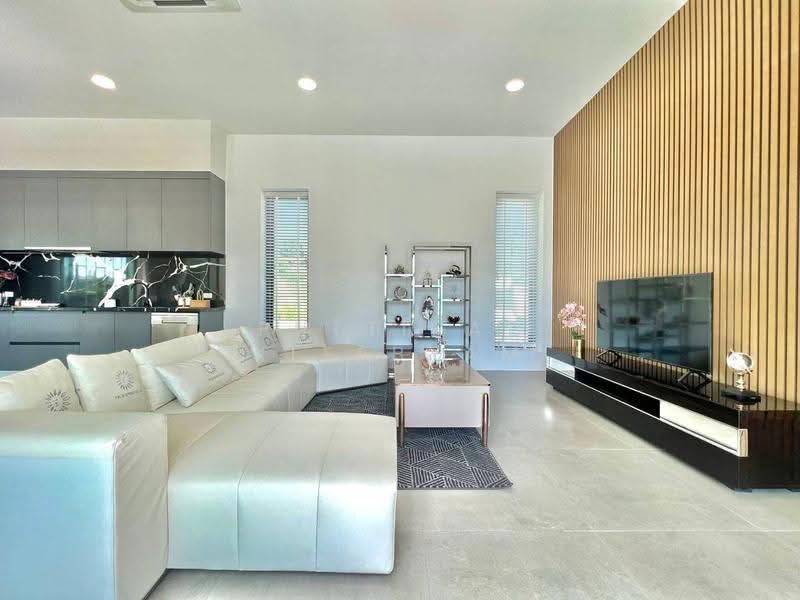 Palm Lakeside Villas, Chon Buri (Pattaya), Poong, Bang Lamung (Pattaya), Chon Buri (Pattaya), 5 Bedrooms, 579 sqm, Villa For Sale, by Puttirat Kleebyam, 500631231 - DDproperty.com