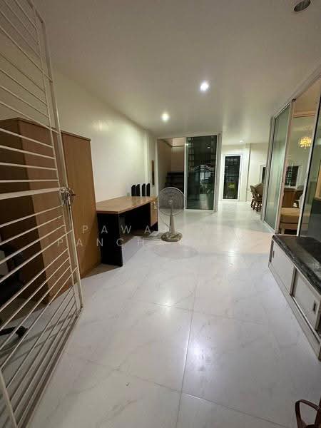 3-BR Townhouse, Bangkok, Din Daeng, Bangkok, 3 Bedrooms, 204 sqm, Townhouse For Sale, by Pawanrat Panchawanon, 500631434 - DDproperty.com