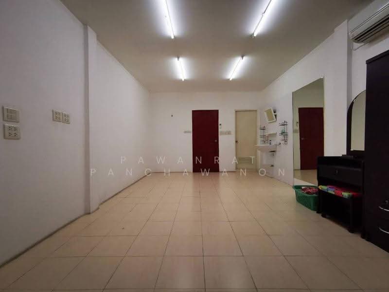 3-BR Townhouse, Bangkok, Din Daeng, Bangkok, 3 Bedrooms, 224 sqm, Townhouse For Sale, by Pawanrat Panchawanon, 500631439 - DDproperty.com