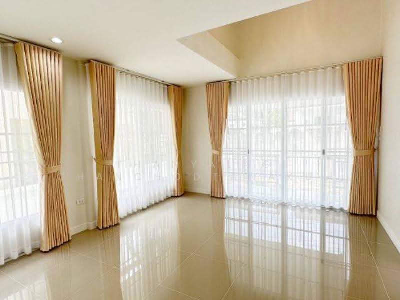 บ้าน 3-ห้องนอน, ชลบุรี, สุรศักดิ์, ศรีราชา, ชลบุรี, 204 ตร.ม., บ้านเดี่ยว ขาย, โดย Thanyalag Chanchodtanakul, 500631514 - DDproperty.com