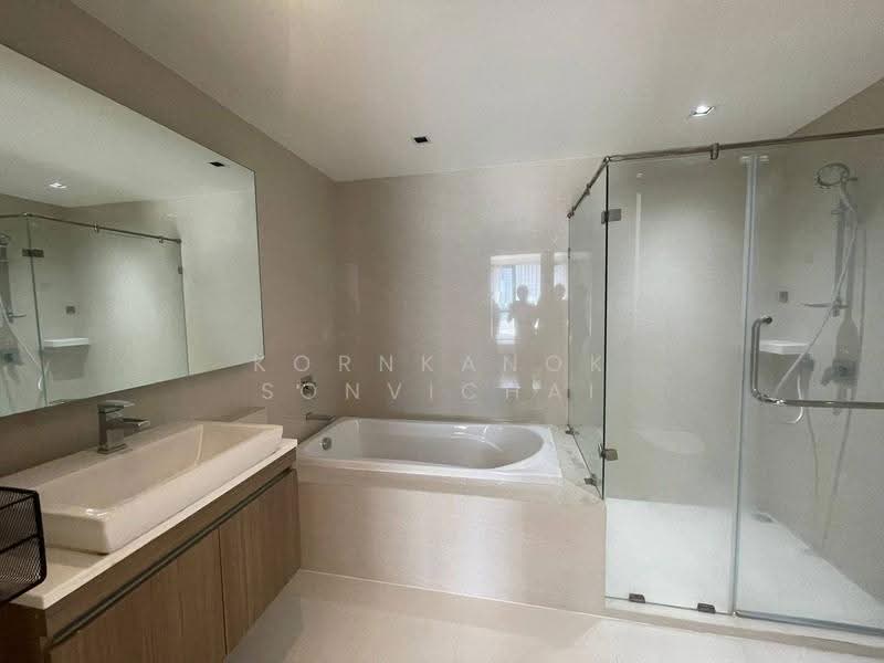 Vtara Sukhumvit 36, Bangkok, 118 Soi Saen Sabai, Phra Kanong, Khlong Toei, Bangkok, 2 Bedrooms, 60 sqm, Condo For Rent, by Kornkanok Sonvichai, 500631627 - DDproperty.com