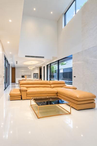 Luxury House for Sale in Ekkamai with Private Swimming Pool, Bangkok, Phra Kanong Nua, Watthana, Bangkok, 4 Bedrooms, 959 sqm, Single Detached House For Sale, by Lalita Sriploy, 500631674 - DDproperty.com