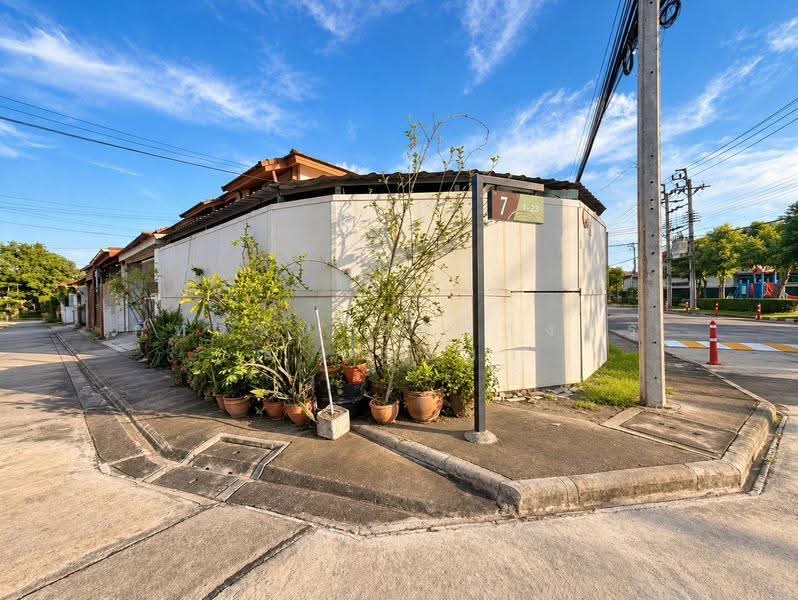Pruksa Ville 42 Terdthai-Kalpapruk, Bangkok, Terdthai Road (opposite Soi Terdthai 72), Bang Wa, Phasi Charoen, Bangkok, 3 Bedrooms, 200 sqm, Townhouse For Sale, by ภัทรนัน อิศรางกูร ณ อยุธยา, 500632016 - DDproperty.com