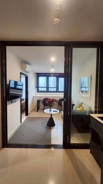 XT Huaikhwang, Bangkok, 244 Ratchadaphisek Road, Huai Khwang, Bangkok, 1 Bedroom, 35 sqm, Condo For Rent, by Vinit Arora, 500632067 - DDproperty.com