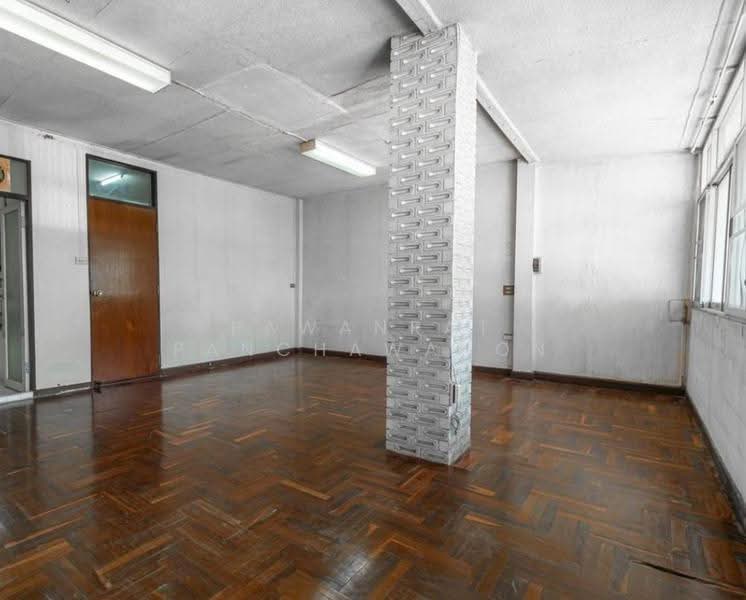 4-BR Townhouse, Bangkok, Thung Maha Mek, Sathon, Bangkok, 4 Bedrooms, 250 sqm, Townhouse For Sale, by Pawanrat Panchawanon, 500632277 - DDproperty.com