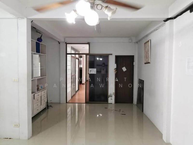 undefined, Bangkok, Samsen Nok, Huai Khwang, Bangkok, 3 Bedrooms, 300 sqm, Single Detached House For Rent, by Pawanrat Panchawanon, 500632315 - DDproperty.com
