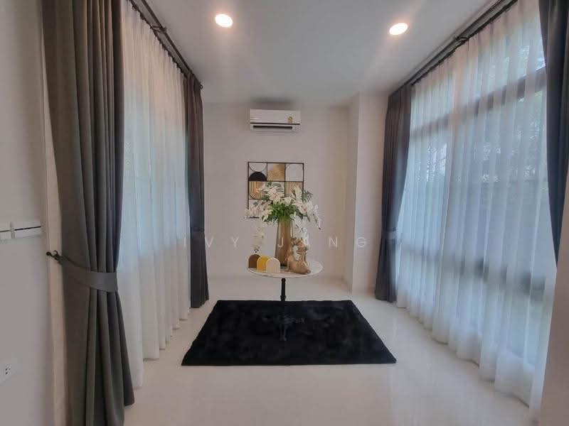 Nantawan Rama 9 - New Krungthepkreetha, Bangkok, Saphan Sung, Bangkok, 5 Bedrooms, 398 sqm, Single Detached House For Rent, by Ivy Jang, 500632379 - DDproperty.com
