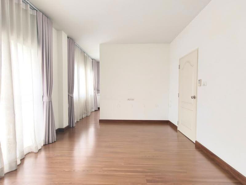 Parkway Chalet Ramkhamhaeng, Bangkok, 103 Ramkhamhaeng Road, Min Buri, Bangkok, 3 Bedrooms, 180 sqm, Single Detached House For Sale, by Wicharn Kaonah, 500632409 - DDproperty.com