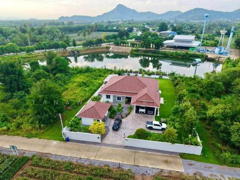 5-BR House, Prachuap Khiri Khan, Hua Hin, Prachuap Khiri Khan, 5 Bedrooms, 322 sqm, Single Detached House For Sale, by Tanawan Surichai, 500632627 - DDproperty.com