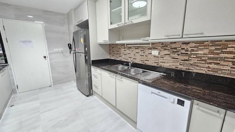 G.P. Grande Tower, Bangkok, 55 Sukhumvit 23, Khlongtoei Nua, Watthana, Bangkok, 3 Bedrooms, 221 sqm, Condo For Rent, by BANGKOK PROPERTY AGENTS, 500632706 - DDproperty.com
