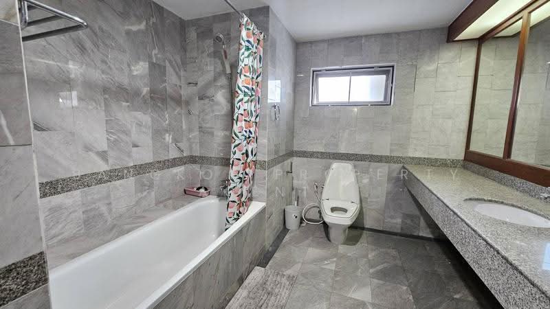 Las Colinas, Bangkok, Sukhumvit 21 Road, Khlongtoei Nua, Watthana, Bangkok, 4 Bedrooms, 240 sqm, Condo For Rent, by BANGKOK PROPERTY AGENTS, 500632734 - DDproperty.com