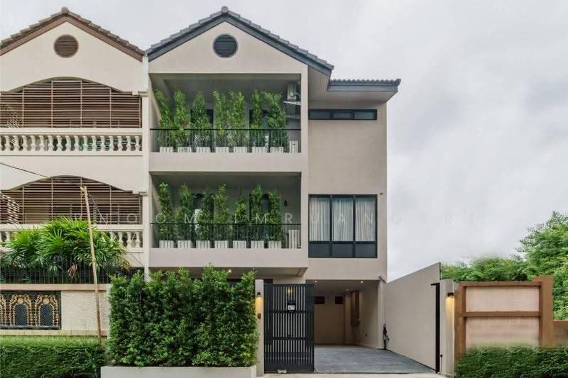 4-BR Townhouse, Bangkok, Khlong Tan Nua, Watthana, Bangkok, 4 Bedrooms, 325 sqm, Townhouse For Sale, by Phoom Imruangsri, 500632784 - DDproperty.com