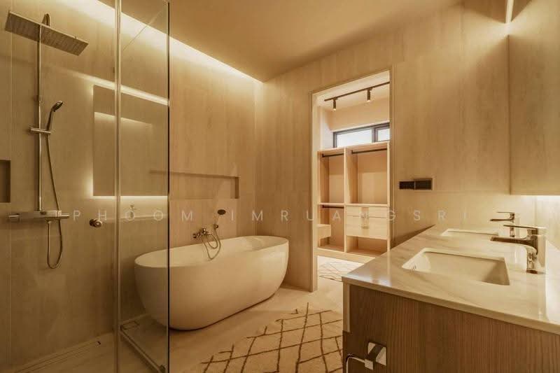 4-BR Townhouse, Bangkok, Khlong Tan Nua, Watthana, Bangkok, 4 Bedrooms, 325 sqm, Townhouse For Sale, by Phoom Imruangsri, 500632784 - DDproperty.com