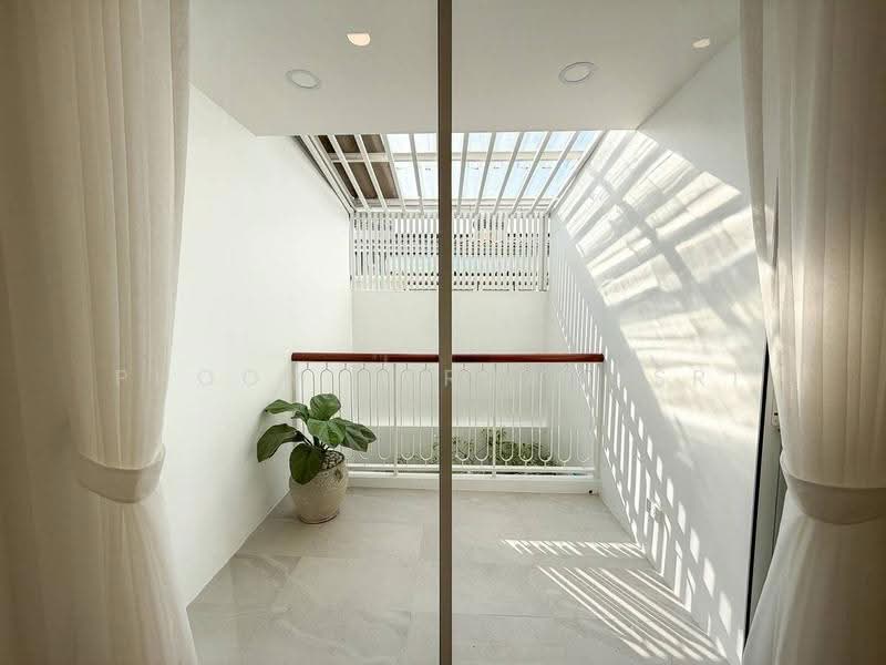4-BR Townhouse, Bangkok, Khlong Tan Nua, Watthana, Bangkok, 4 Bedrooms, 250 sqm, Townhouse For Sale, by Phoom Imruangsri, 500632787 - DDproperty.com