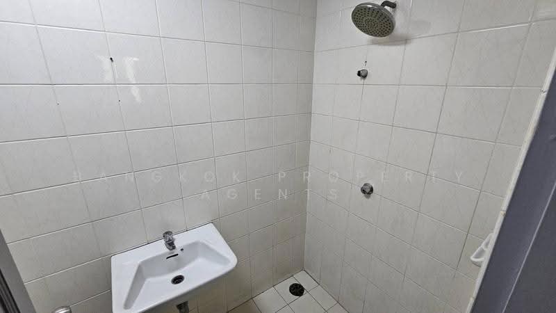 Ruamsuk Condominium, Bangkok, 12 Soi Athakravi, Khong Tan, Khlong Toei, Bangkok, 3 Bedrooms, 330 sqm, Condo For Rent, by BANGKOK PROPERTY AGENTS, 500632792 - DDproperty.com