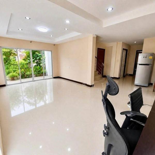 undefined, Chon Buri (Pattaya), Thung Suk La, Si Racha, Chon Buri (Pattaya), 3 Bedrooms, 226 sqm, Single Detached House For Rent, by Jirapat Chuangsawadsak, 500632956 - DDproperty.com