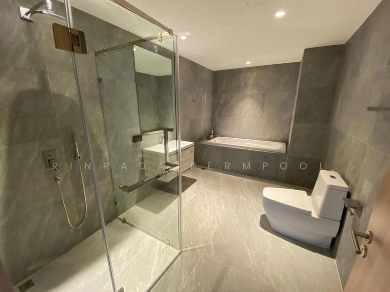 Ficus Lane, Bangkok, Soi Sukhumvit 44/1, Phra Kanong, Khlong Toei, Bangkok, 5 Bedrooms, 420 sqm, Condo For Rent, by Rinrada Permpool, 500632985 - DDproperty.com
