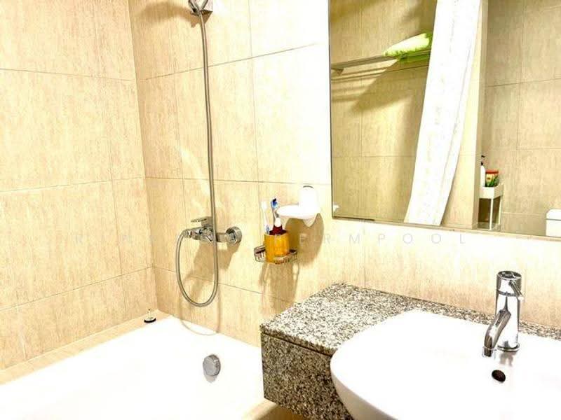 The Clover Thonglor Residence, Bangkok, Soi Sukhumvit 55, Khlong Tan Nua, Watthana, Bangkok, 1 Bedroom, 37 sqm, Condo For Rent, by Rinrada Permpool, 500633126 - DDproperty.com
