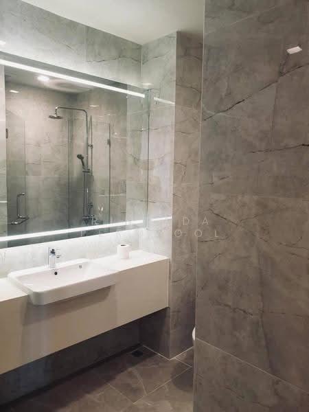 Noble Around Sukhumvit 33, Bangkok, 17 Soi Sukhumvit 33, Khlong Tan Nua, Watthana, Bangkok, 1 Bedroom, 43 sqm, Condo For Rent, by Rinrada Permpool, 500633138 - DDproperty.com