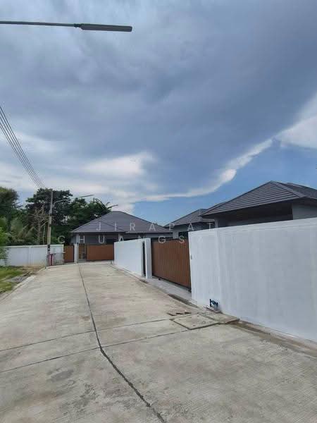 Paradise Villa 1 & 2, Chon Buri (Pattaya), Nong Pru, Bang Lamung (Pattaya), Chon Buri (Pattaya), 4 Bedrooms, 280 sqm, Villa For Rent, by Jirapat Chuangsawadsak, 500633196 - DDproperty.com