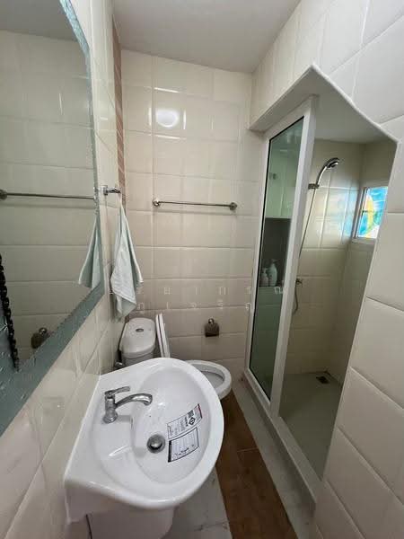 Golden Town 2 Onnut-Pattanakarn, Bangkok, 189 Soi On Nut 65 Yaek 14, Prawet, Bangkok, 4 Bedrooms, 135 sqm, Townhouse For Rent, by ปรียาภรณ์ ภู่เจริญ, 500633438 - DDproperty.com