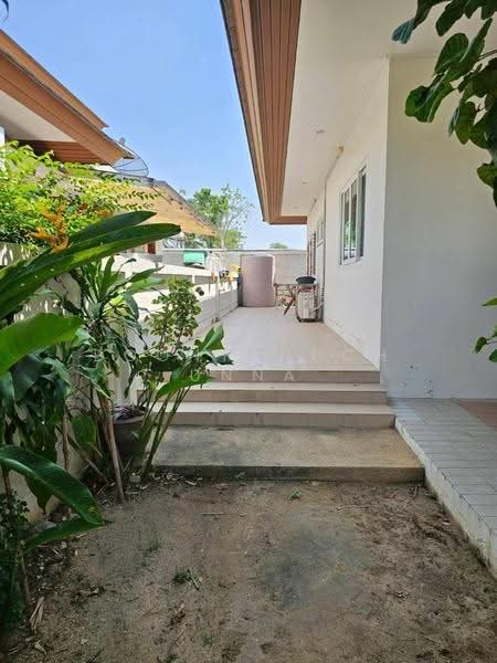 Seabreeze Villa Pattaya, Chon Buri (Pattaya), ถนนสุขุมวิท, Bang Lamung, Bang Lamung (Pattaya), Chon Buri (Pattaya), 4 Bedrooms, 250 sqm, Villa For Sale, by Boonyanuch Unna, 500633465 - DDproperty.com