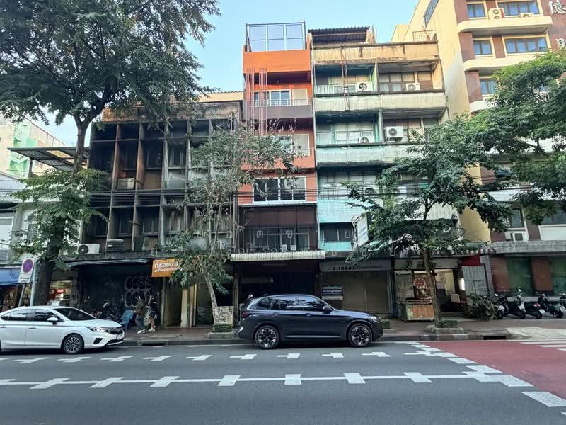 ขายตึกแถว 12 ตร.ว. ริมถนนบำรุงเมือง ตกแต่งสวย 12 ล้านบาท, Bangkok, บำรุงเมือง, Khlong Maha Nak, Pom Prap Sattru Phai, Bangkok, , 200 sqm, Shophouse For Sale, by ยอดชาย สราญฤทธิชัย, 500633564 - DDproperty.com