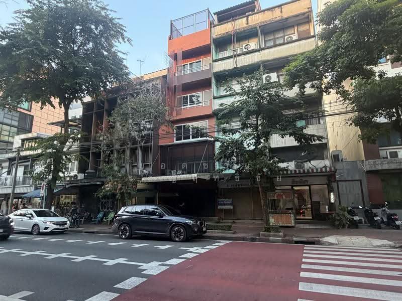 ขายตึกแถว 12 ตร.ว. ริมถนนบำรุงเมือง ตกแต่งสวย 12 ล้านบาท, Bangkok, บำรุงเมือง, Khlong Maha Nak, Pom Prap Sattru Phai, Bangkok, , 200 sqm, Shophouse For Sale, by ยอดชาย สราญฤทธิชัย, 500633564 - DDproperty.com