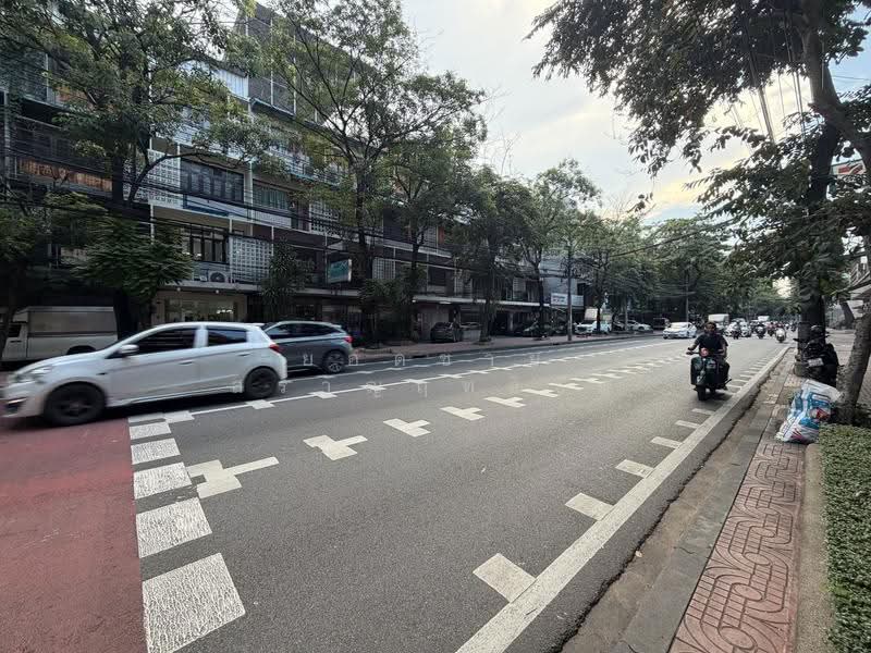 ขายตึกแถว 12 ตร.ว. ริมถนนบำรุงเมือง ตกแต่งสวย 12 ล้านบาท, Bangkok, บำรุงเมือง, Khlong Maha Nak, Pom Prap Sattru Phai, Bangkok, , 200 sqm, Shophouse For Sale, by ยอดชาย สราญฤทธิชัย, 500633564 - DDproperty.com