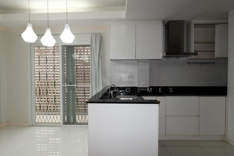 Baan Sukhumvit 12, Bangkok, Khlong Toei, Bangkok, 3 Bedrooms, 250 sqm, Single Detached House For Rent, by Wella Holmes, 500633611 - DDproperty.com