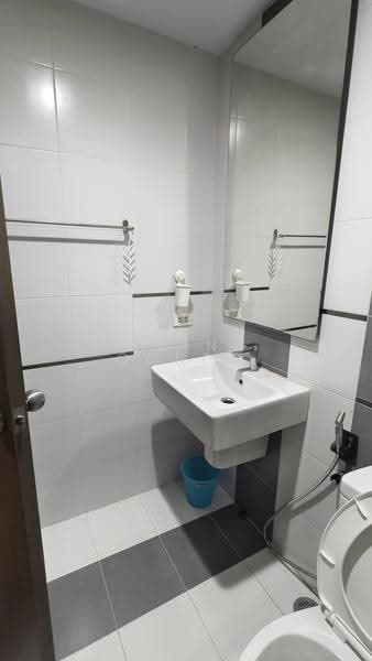 The Base Sukhumvit 77, Bangkok, 289 Sukhumvit 77 Road, Phra Kanong Nua, Watthana, Bangkok, 1 Bedroom, 30 sqm, Condo For Rent, by Living Condo, 500633625 - DDproperty.com
