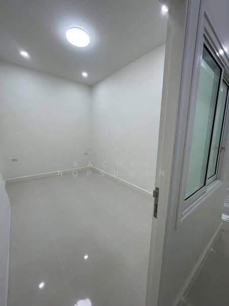 Semi-detached houses for sale in Hat Yai city—only 2 units left. Features 3 bedrooms, Songkhla, Khlong Hae, Hat Yai, Songkhla, 3 Bedrooms, 120 sqm, Semi-Detached House (Twin House) For Sale, by Rachen Nopsuwan, 500633635 - DDproperty.com
