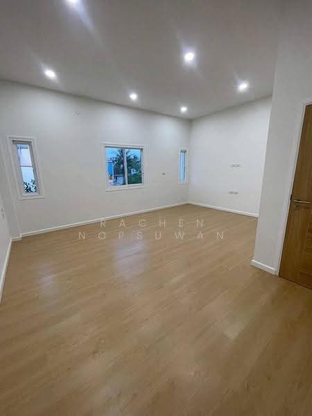 Semi-detached houses for sale in Hat Yai city—only 2 units left. Features 3 bedrooms, Songkhla, Khlong Hae, Hat Yai, Songkhla, 3 Bedrooms, 120 sqm, Semi-Detached House (Twin House) For Sale, by Rachen Nopsuwan, 500633635 - DDproperty.com