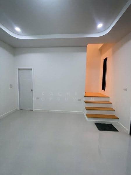 Semi-detached houses for sale in Hat Yai city—only 2 units left. Features 3 bedrooms, Songkhla, Khlong Hae, Hat Yai, Songkhla, 3 Bedrooms, 120 sqm, Semi-Detached House (Twin House) For Sale, by Rachen Nopsuwan, 500633635 - DDproperty.com
