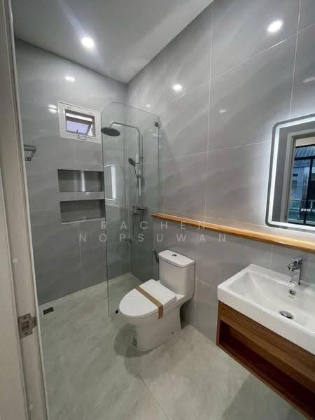 Semi-detached houses for sale in Hat Yai city—only 2 units left. Features 3 bedrooms, Songkhla, Khlong Hae, Hat Yai, Songkhla, 3 Bedrooms, 120 sqm, Semi-Detached House (Twin House) For Sale, by Rachen Nopsuwan, 500633635 - DDproperty.com