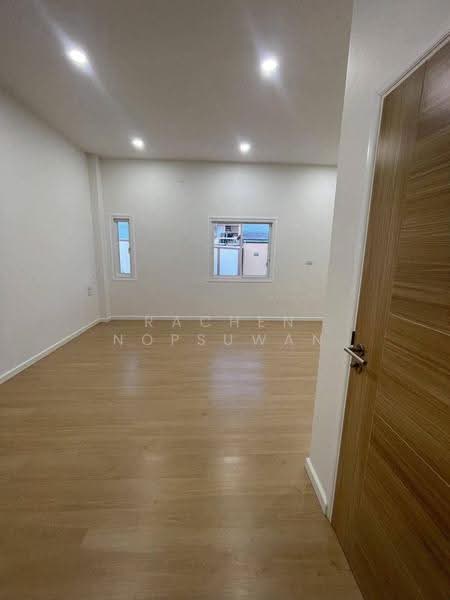 Semi-detached houses for sale in Hat Yai city—only 2 units left. Features 3 bedrooms, Songkhla, Khlong Hae, Hat Yai, Songkhla, 3 Bedrooms, 120 sqm, Semi-Detached House (Twin House) For Sale, by Rachen Nopsuwan, 500633635 - DDproperty.com