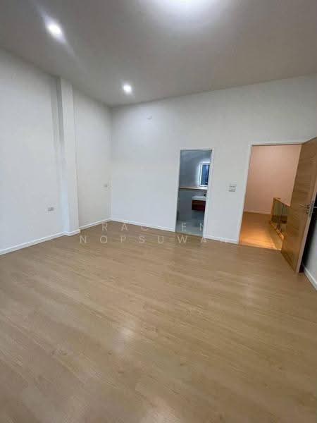 Semi-detached houses for sale in Hat Yai city—only 2 units left. Features 3 bedrooms, Songkhla, Khlong Hae, Hat Yai, Songkhla, 3 Bedrooms, 120 sqm, Semi-Detached House (Twin House) For Sale, by Rachen Nopsuwan, 500633635 - DDproperty.com