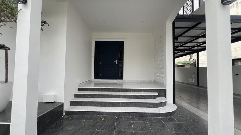 บ้านเดี่ยวหลังมุม นวมินทร์ บางกะปิ, Bangkok, Nuan Chan, Bueng Kum, Bangkok, 3 Bedrooms, 320 sqm, Single Detached House For Sale, by ปภัชญา ธนัตถ์ภรณ์, 500633650 - DDproperty.com