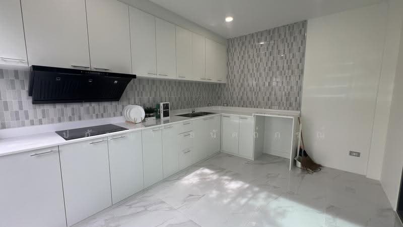บ้านเดี่ยวหลังมุม นวมินทร์ บางกะปิ, Bangkok, Nuan Chan, Bueng Kum, Bangkok, 3 Bedrooms, 320 sqm, Single Detached House For Sale, by ปภัชญา ธนัตถ์ภรณ์, 500633650 - DDproperty.com