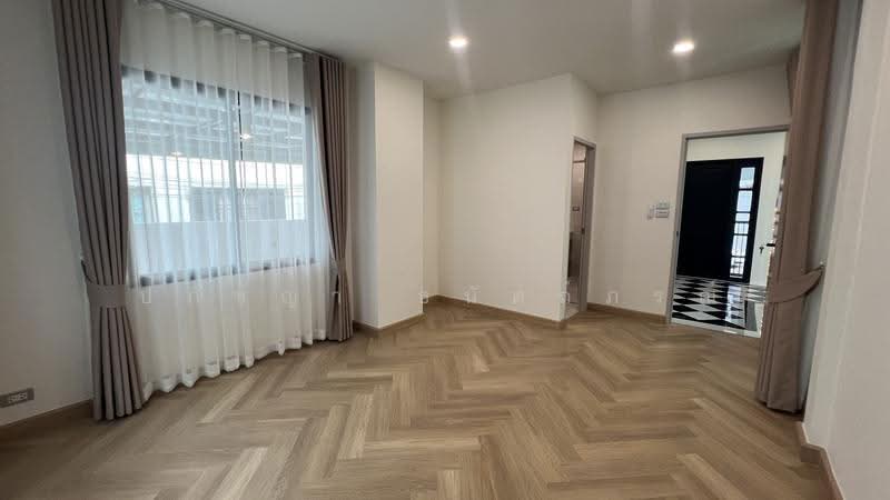 บ้านเดี่ยวหลังมุม นวมินทร์ บางกะปิ, Bangkok, Nuan Chan, Bueng Kum, Bangkok, 3 Bedrooms, 320 sqm, Single Detached House For Sale, by ปภัชญา ธนัตถ์ภรณ์, 500633650 - DDproperty.com
